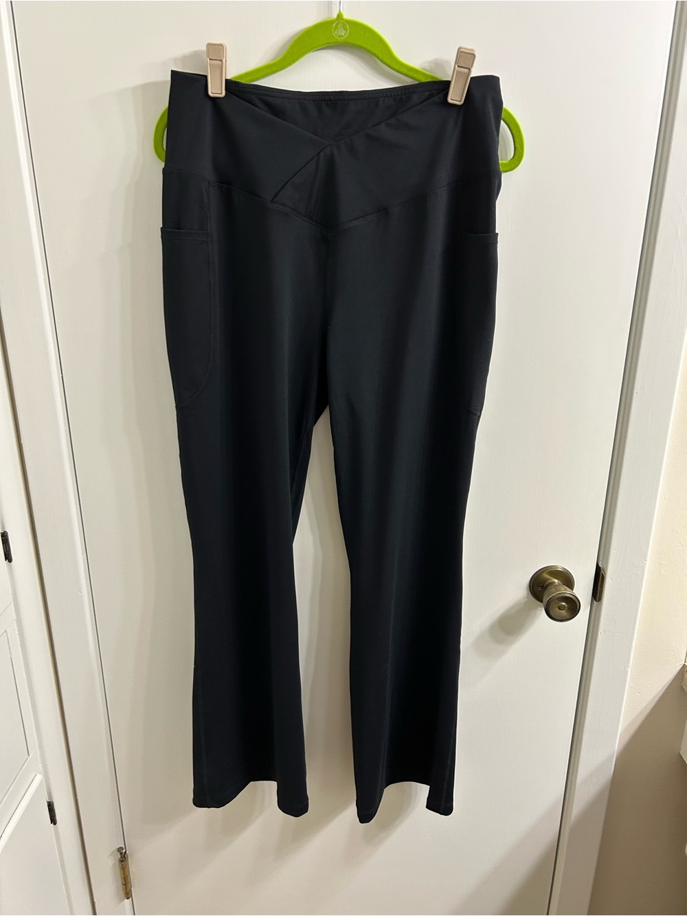 Baleaf Black Boot Cut High-Waist Yoga Pants with Side Pockets